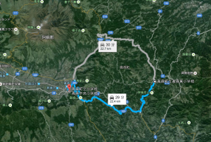 2 校の位置関係がこちら。出典：Google マップ