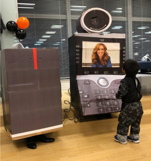 2019年にオフィスで実施した社内イベント“ハロウィンパーティー”のコンテストで コラボレーションチームが見事1位に(泰道)