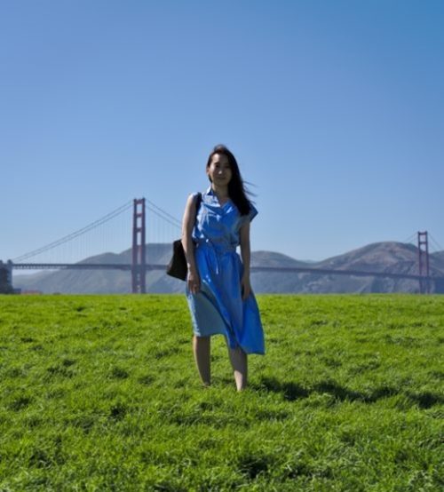 留学中にゴールデンゲートブリッジを背景に撮影した思い出の 1 枚　(伊藤)
