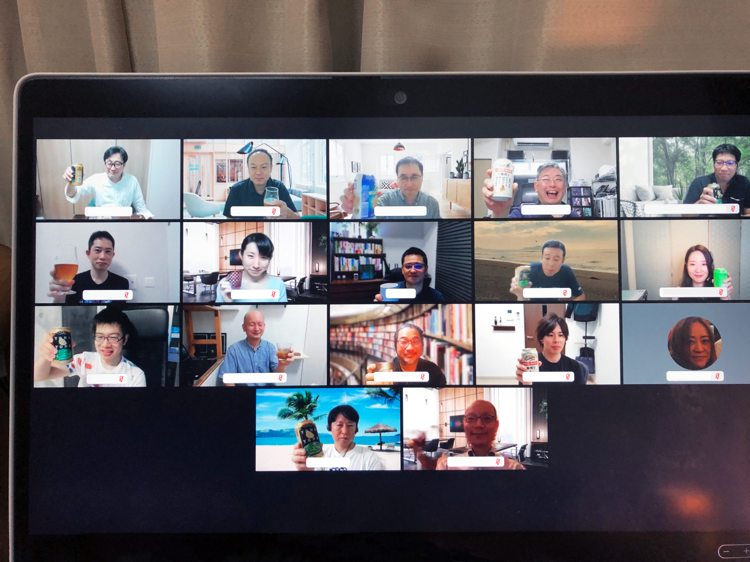 チームメンバーとバーチャル飲み会を開催