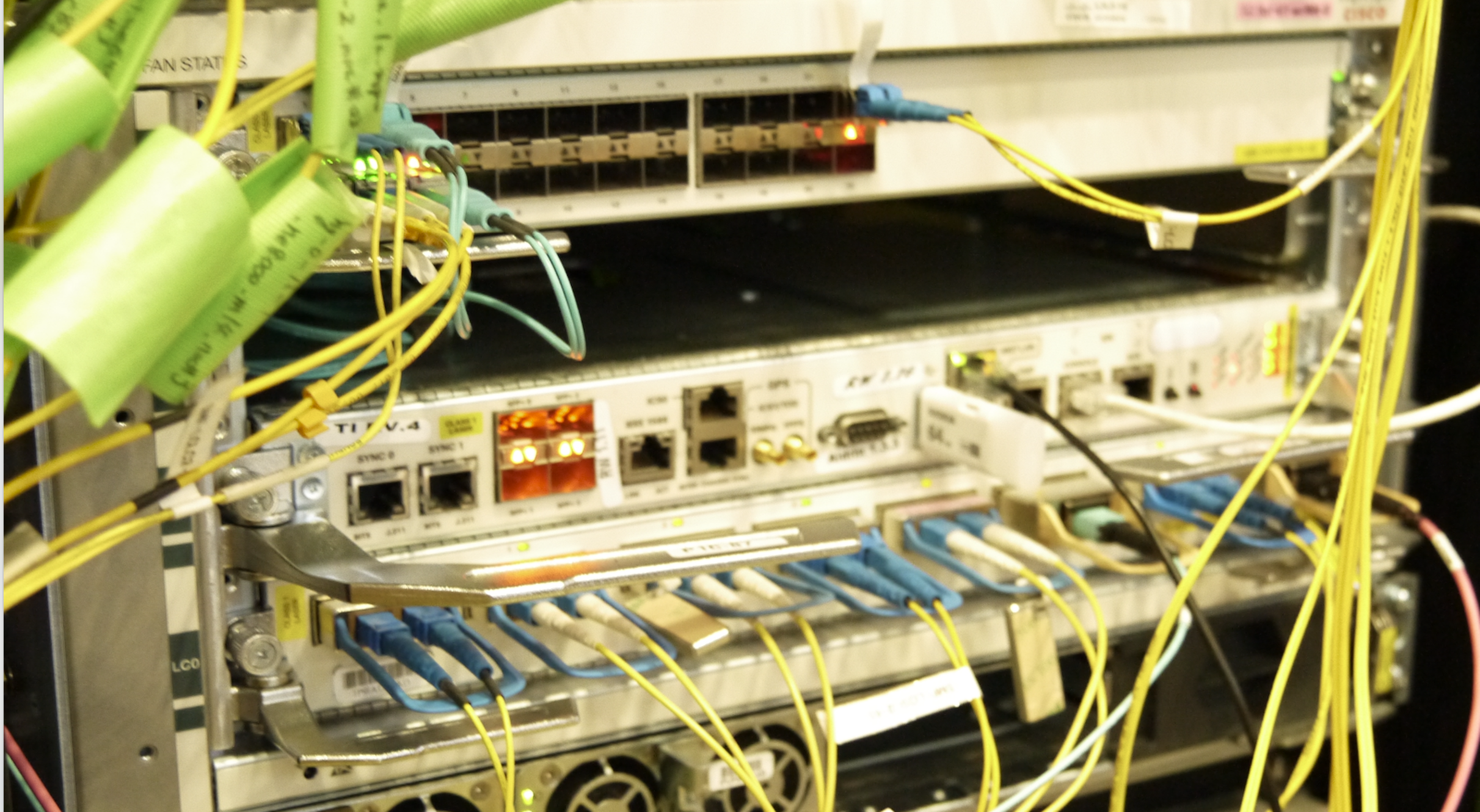 interop tokyo 2021 shownet ASR9904:　バックボーンルータ SR-MPLS、SRv6 Interwork 等を提供