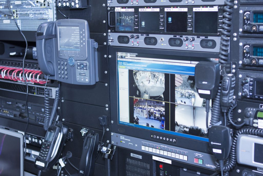 La section d'ingénierie du centre NERV utilise différentes technologies, comme Cisco TelePresence, Unified Communications, Call Manager et des produits de centre de données.