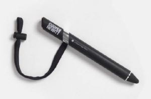 Au musée Cooper Hewitt, les visiteurs peuvent emprunter un « crayon » numérique qui leur permet de recueillir des objets virtuels, de dessiner sur des tables interactives et d’accéder au contenu sur un site Web une fois revenu chez eux.